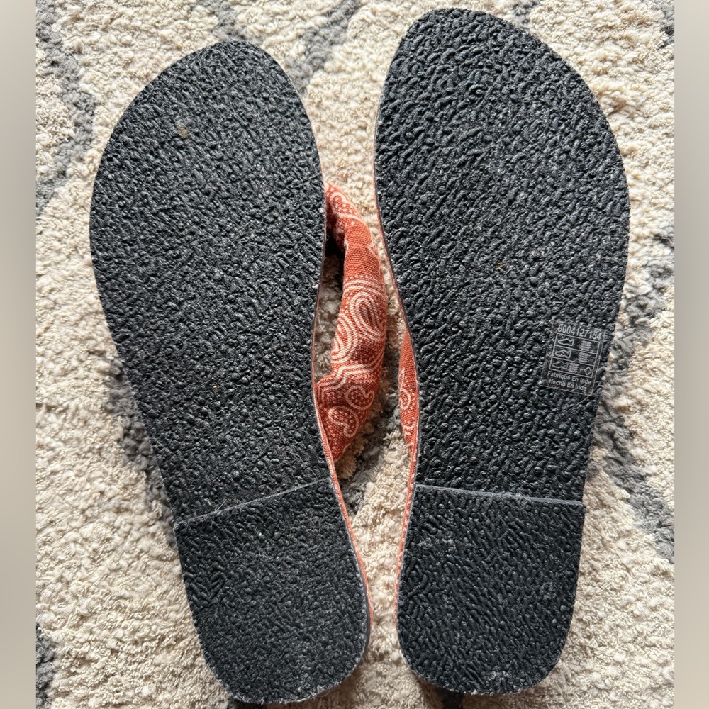 Free People flip flops - Picture 2 of 3
